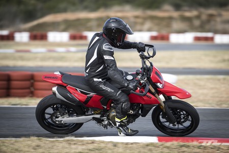 Ducati Hypermotard 698 Mono 2024 Prueba 096