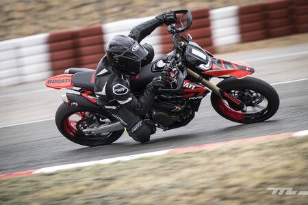 Ducati Hypermotard 698 Mono 2024 Prueba 049