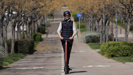 Graban A Tres Personas Conduciendo Patinetes Electricos Por La M 30 De Madrid 005