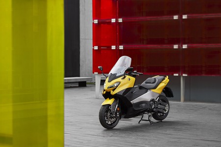 Yamaha Tmax 2022 022