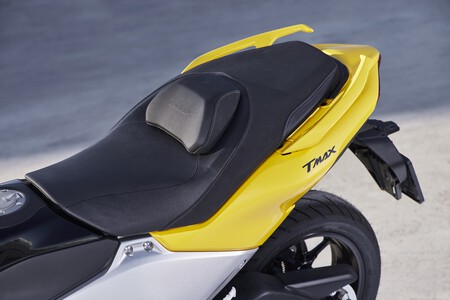 Yamaha Tmax 2022 009