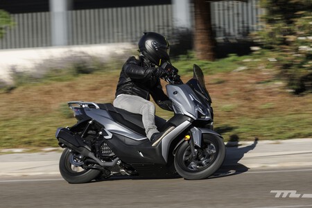 Probamos el Voge SR1: un scooter equipadísimo para dejar el coche en casa por menos de lo que crees