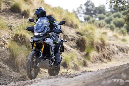 Probamos la Triumph Tiger 900 Rally Pro: más potencia, mucha autonomía y aún más equipamiento para una de las mejores motos trail intermedias