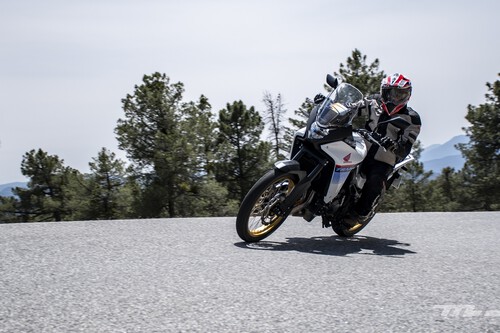 Probamos la nueva Honda Transalp: una moto trail para el carnet A2 cómoda, fácil y potencialmente bien equipada