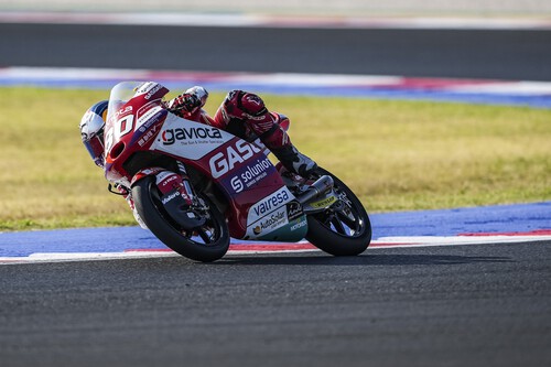 ¡Colosal! El novato colombiano David Alonso da una lección a los veteranos para ganar en Misano