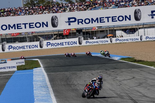 Toprak Razgatlioglu evita el triplete de Nicolò Bulega para despedirse por todo lo alto en Jerez de su año de ensueño 