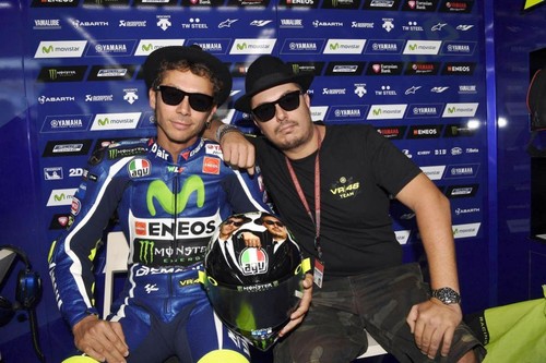 "Con Lorenzo fuera de Yamaha el ambiente es mucho mejor". Uccio, el bufón en la corte de Valentino