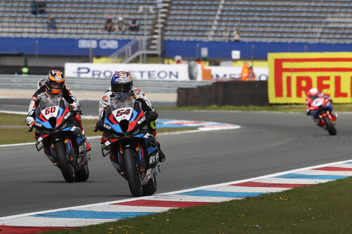 Toprak Razgatlioglu doma a Álvaro Bautista en la lluvia de Assen y Remy Gardner logra su primer podio en Superbikes 