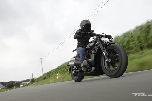 Probamos la Harley-Davidson Sportster S: la revolución custom tiene 122 CV, sabor oldschool y le vendría bien algo más de confort