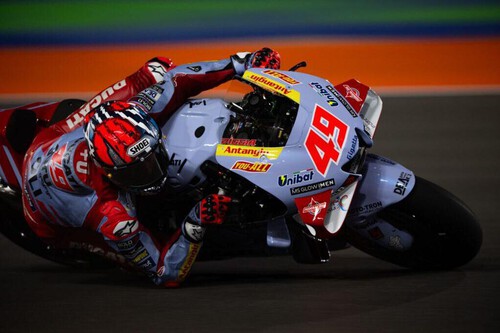 Fabio Di Giannantonio le echa una mano a Jorge Martín con su primera victoria pero Pecco Bagnaia da el golpe