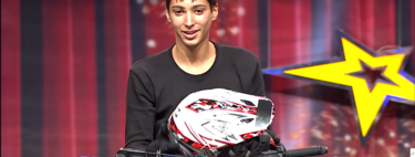 Cuando un Toprak Razgatlioglu muy niño fue a Got Talent a hacer acrobacias con una moto de stunt y le dijeron que no